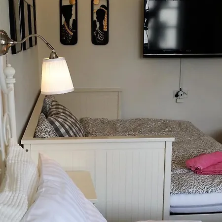 Bed & Breakfast Qstay 3*