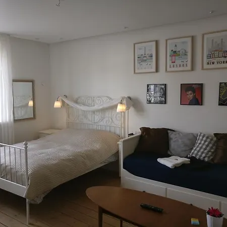 Qstay Bed & Breakfast